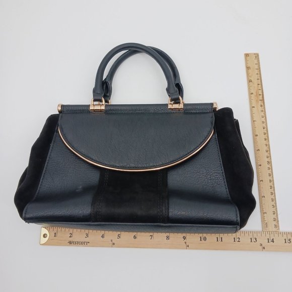 LC BLACK FAUX LEATHER PURSE GOLD ACCENTS LARGE WITH MANY POCKETS - Picture 4 of 10